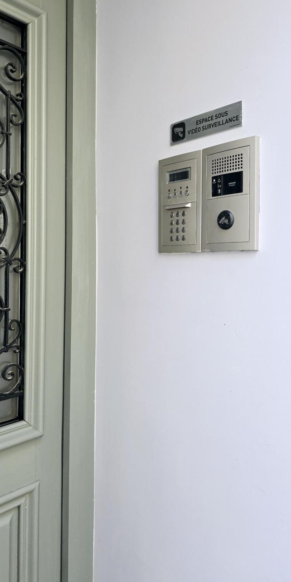 Victoire Saphir 203 Climatise Hotel De Ville Сен Дизие Екстериор снимка
